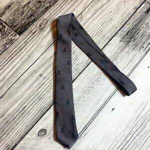 Skull and Cross Bones Skinny Neck Tie